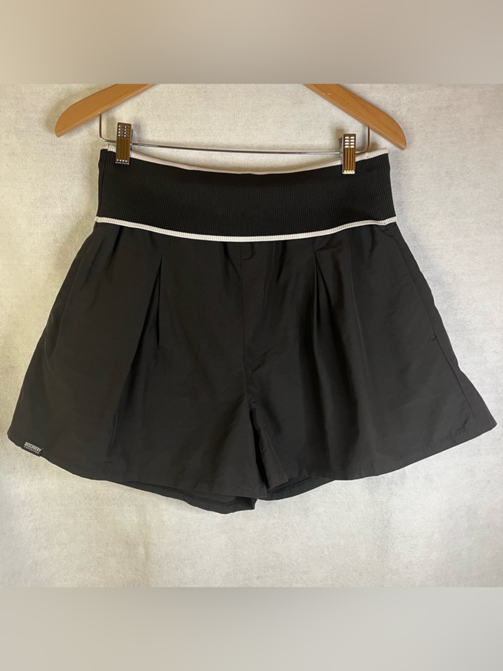 Women’s Shorts Discovery Expedition Black XL Hiking Athletic Activewear NWOT